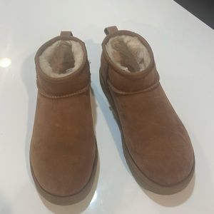 UGG ultra mini in chestnut. Women’s size 10